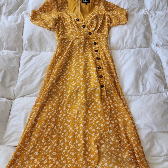 Lulus Dresses & Skirts - Yellow Floral Button-Down Dress